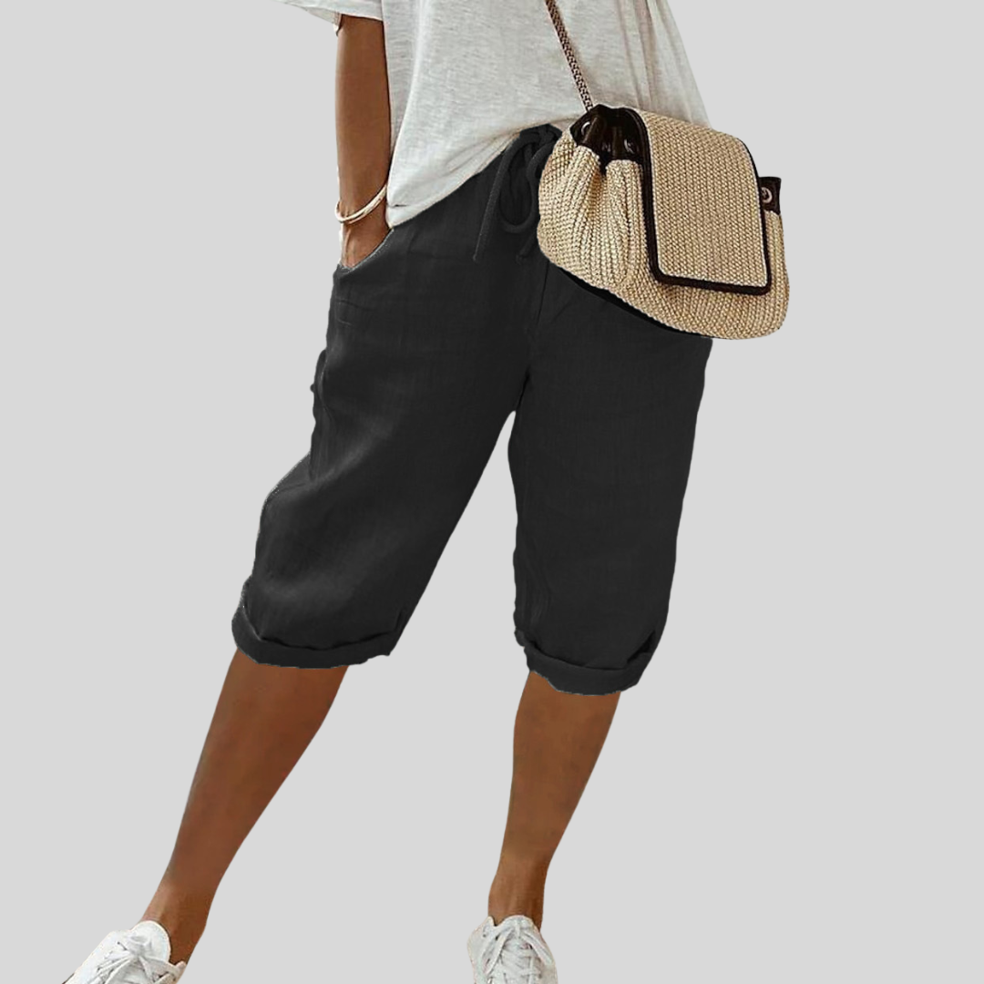 Short de mujer fluido y ligero con bolsillos, perfecto para un look casual de verano. Confortable y transpirable.