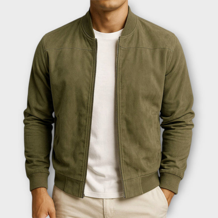 Chaqueta bomber masculina con diseño moderno. Prenda versátil y cómoda para un estilo casual o elegante.