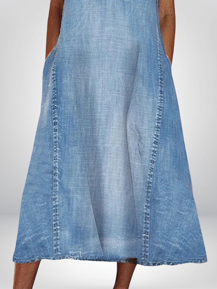 Vestido azul de mujer con silueta línea A y escote en V. Diseño sin mangas, fresco y casual para moda de verano.