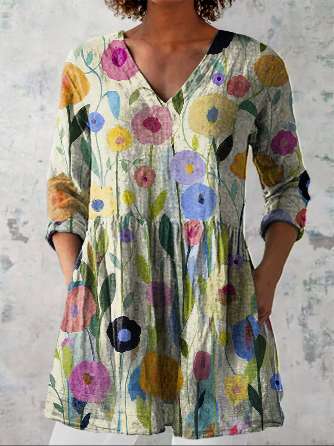 Camisa mujer larga cuello V fluida vintage estampada multicolor, ideal para verano casual y elegante.