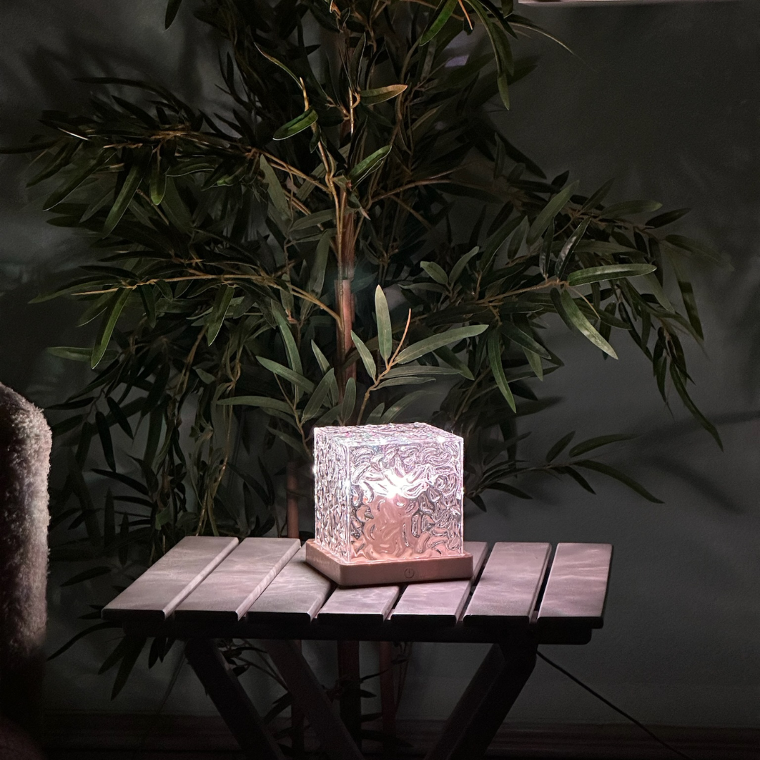 Lámpara LED RGB decorativa con efecto olas para hogar. 16 colores, crea ambientes relajantes, perfecta iluminación.