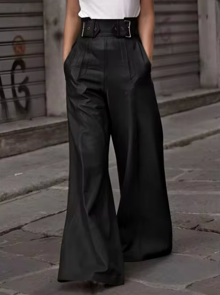 Pantalón de mujer versátil talle alto, perfecto para look casual chic o ropa de noche elegante. Moda femenina actual.