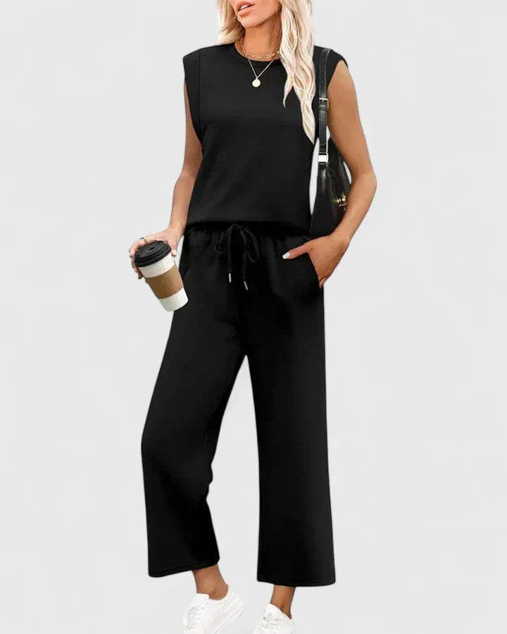 Conjunto versátil de dos piezas para mujer. Comodidad y estilo casual para verano con pantalón y top.
