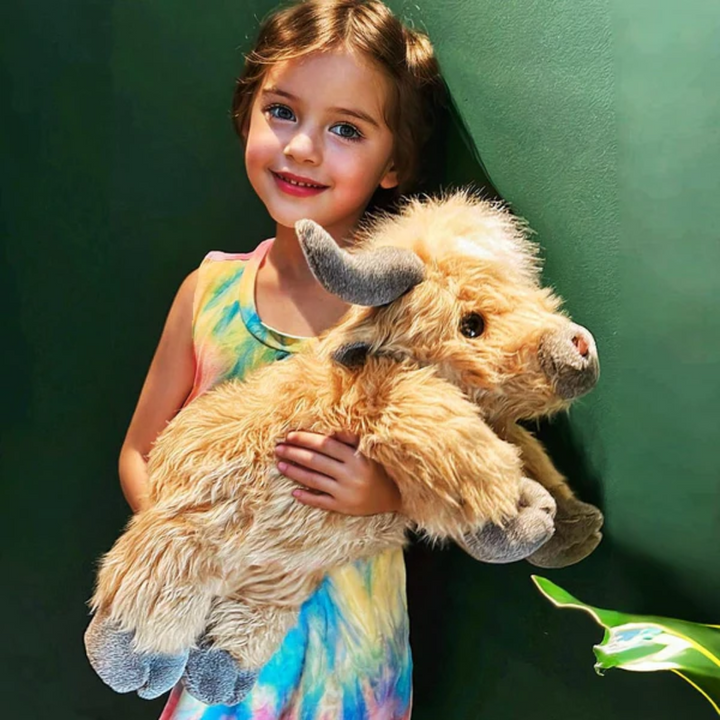 Peluche de Vaca Highland suave y realista, ideal para abrazar. Juguete tierno para niños y decoración infantil.