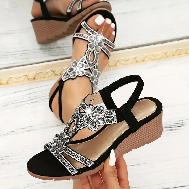 Zapatos cómodos de mujer: sandalias ortopédicas con tacón, ideales para el verano y un soporte plantar excelente.