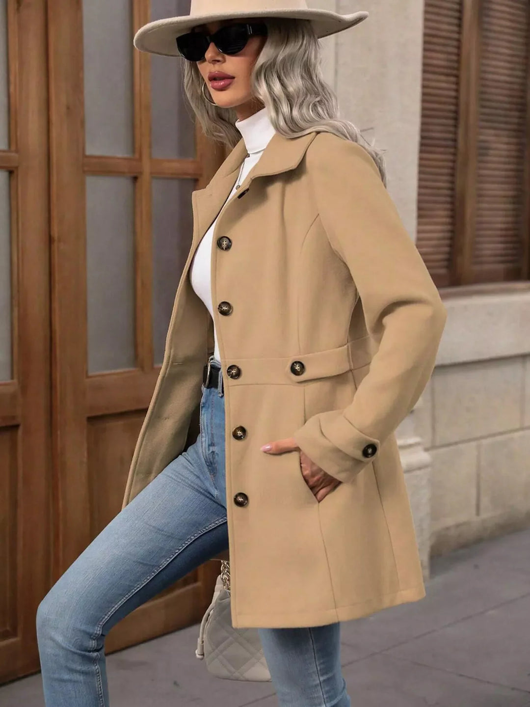 Abrigo de mujer ligero con botones y manga larga, estilo casual para moda diaria.