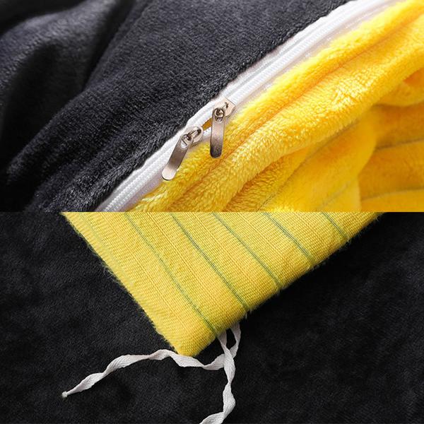 Funda de edredón moderna y fundas de almohada. Juego de cama para un dormitorio elegante en invierno.