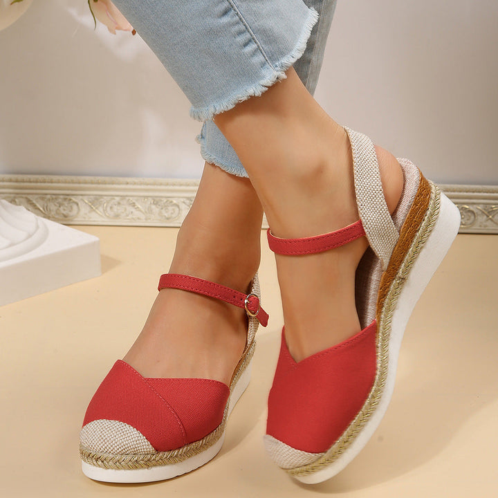 Calzado casual de mujer, sandalias de cuña cómodas, punta cerrada, perfectas para el día a día.
