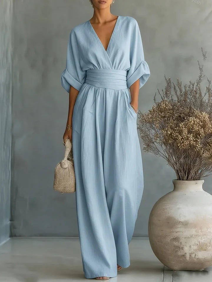 Jumpsuit chic de mujer con diseño de escote en V y piernas anchas, perfecto para primavera y verano.
