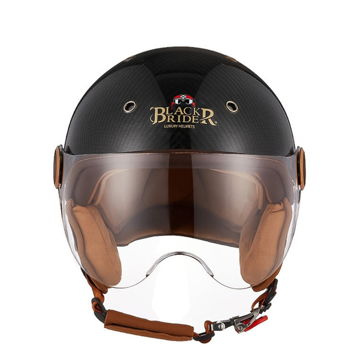 Interior acolchado y ventilado de casco moto de fibra de carbono. Máximo confort y ajuste seguro para viajes largos en moto.