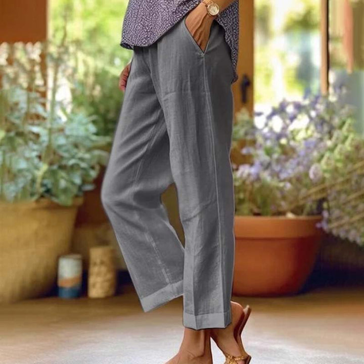 Pantalón recto Natalia para mujer, con cintura alta que estiliza la figura, ideal para atuendos casuales.