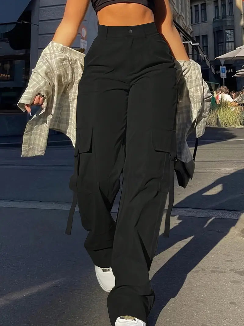 Pantalón cargo mujer, estilo urbano moderno y elegante.