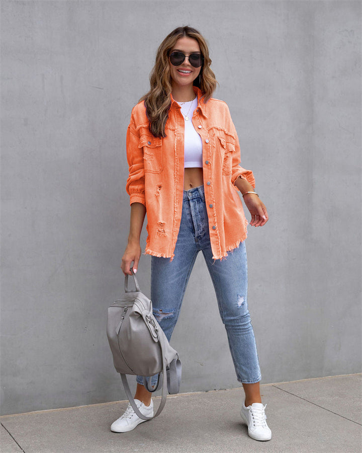 Chaqueta vaquera multicolor de mujer, prenda casual y juvenil ideal para primavera.