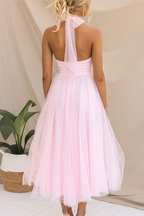 Vestido midi de noche para mujer, diseño halter y falda con volumen para fiestas.