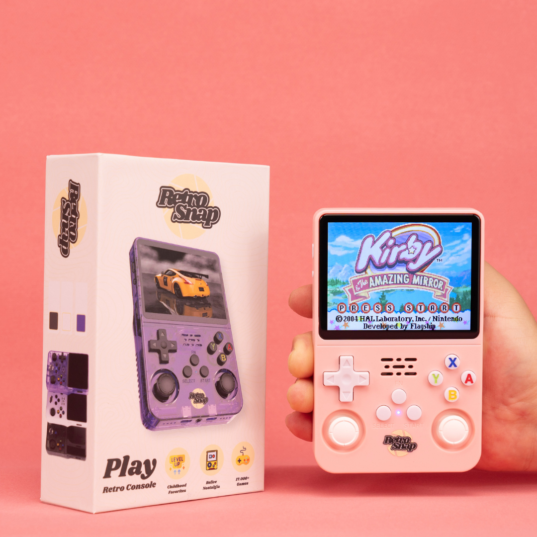 Vista frontal de consola retro de bolsillo. Diseño compacto, pantalla clara, lista para jugar.