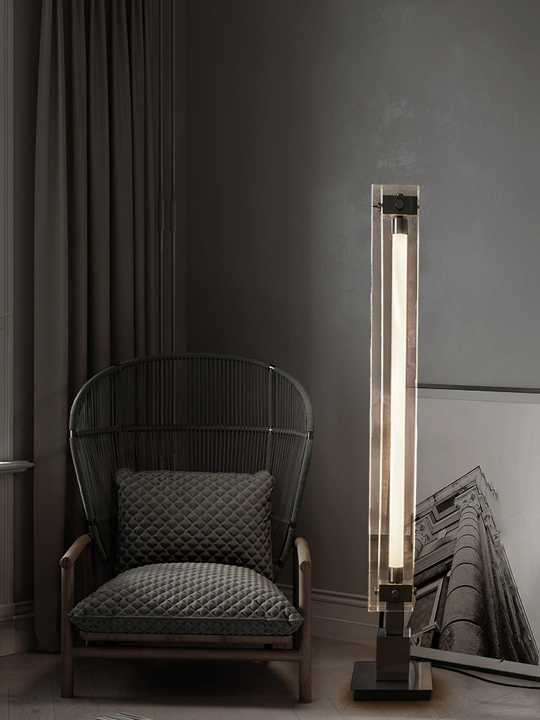 Elegante lámpara de pie M29, estilo industrial, estructura metálica y pantalla de vidrio.