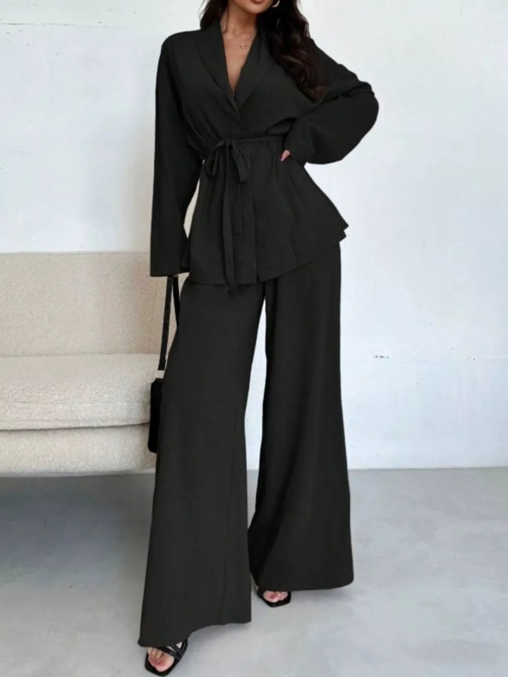 Moda casual femenina: Conjunto de dos piezas con top lazo y pantalón ancho. Cómodo.