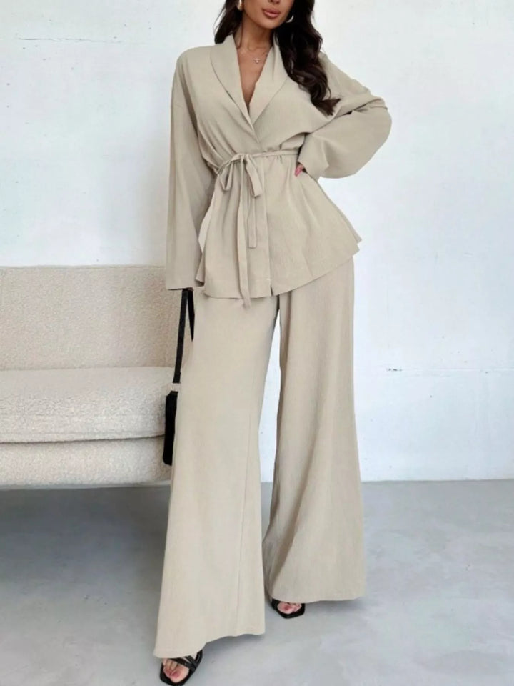 Ropa de día versátil: Conjunto mujer top con lazo y pantalón ancho. Prendas chic.