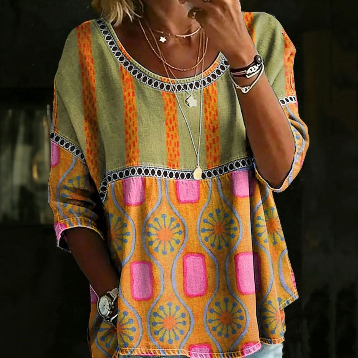 Blusa estampada multicolor de manga tres cuartos para mujer. Estilo bohemio vintage, ropa casual y fresca.
