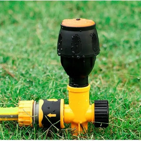 Aspersor de jardín de plástico duradero, sistema de riego 360° para exteriores y manguera.