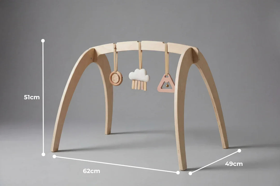 Conjunto de arco de juego de madera con sus juguetes colgantes, diseño para bebé.