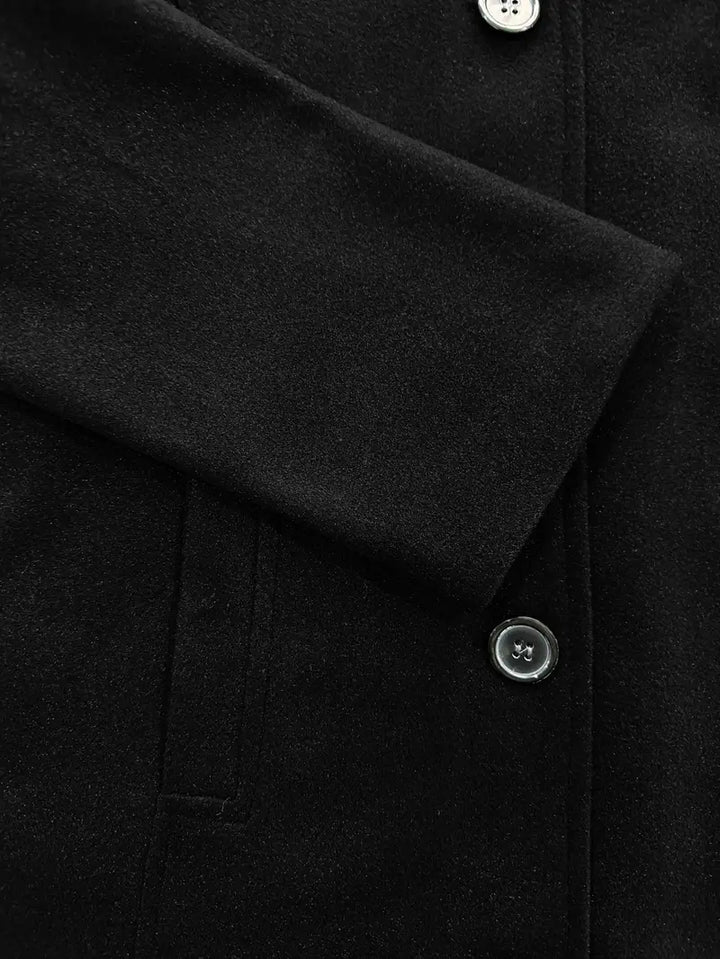 Abrigo largo cruzado ISABELLA, un must-have de moda invierno, calidez y estilo atemporal para la mujer.