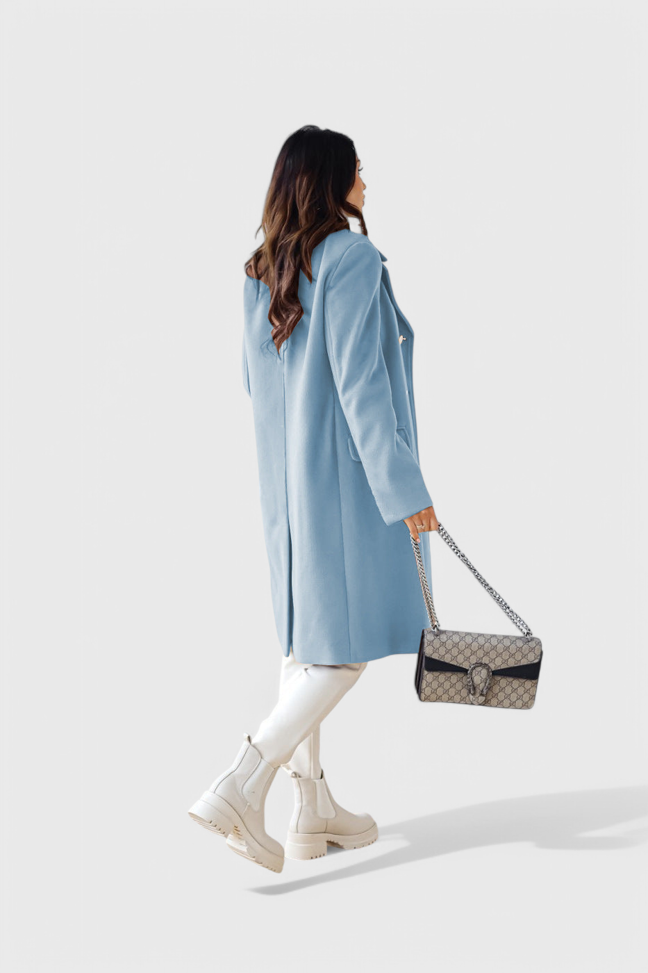 Abrigo de lana para mujer, elegante y clásico. Doble botonadura, moda de invierno con silueta estructurada.