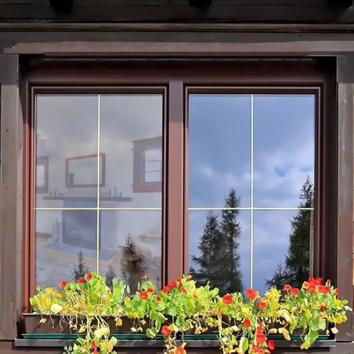 Ahorro energía: película reflectante para ventanas, aislamiento térmico y privacidad diurna.