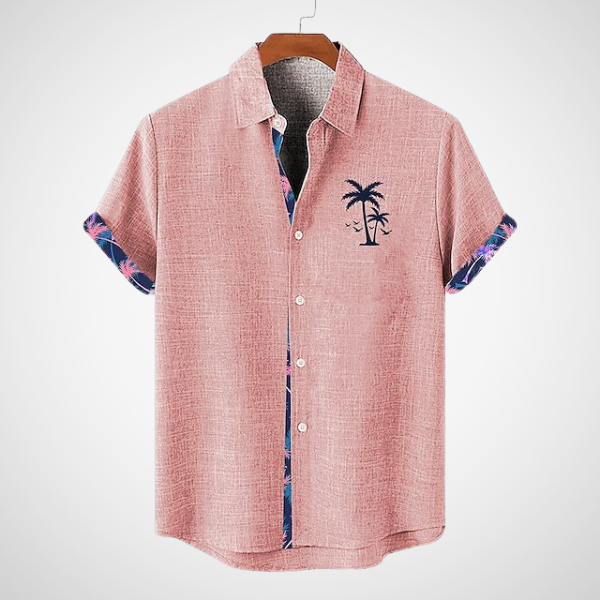 Prenda básica de hombre: camiseta manga corta con elegantes detalles de cuadros, moda masculina de verano.