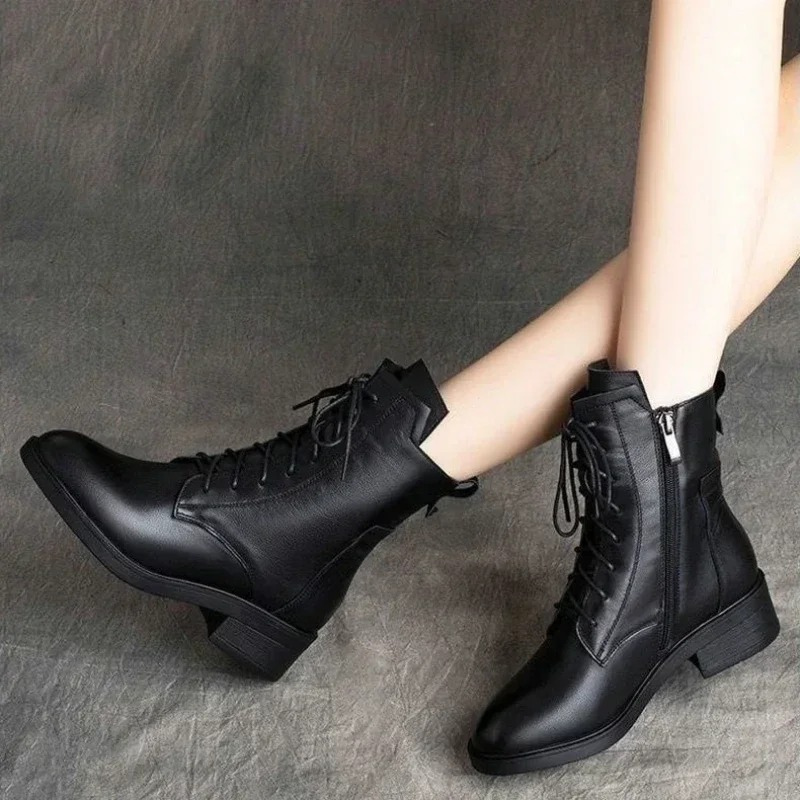 Botines de tobillo negros para mujer, de estilo formal con punta afilada, perfectos para invierno.