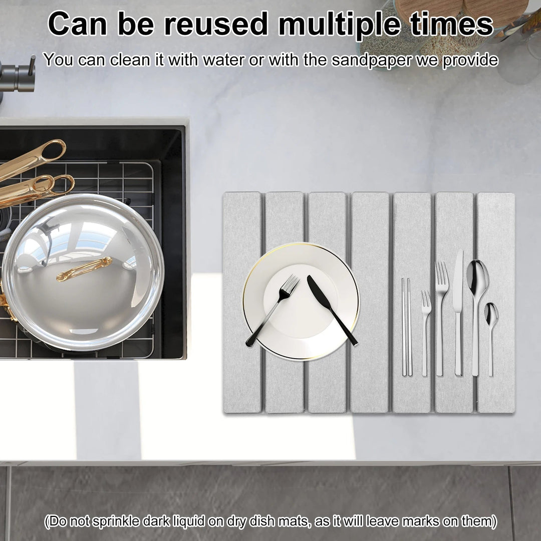 Tapete secador de platos plegable, ideal para cocinas pequeñas. Ahorra espacio, mantiene la encimera seca.