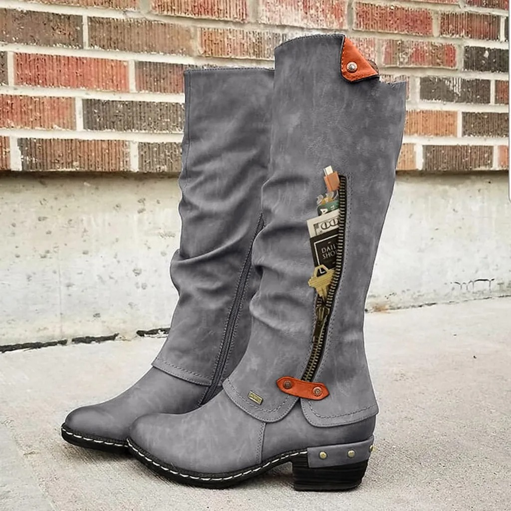 Moda otoño-invierno: botas altas elegantes para mujer con botón metálico. Estilo casual y chic.