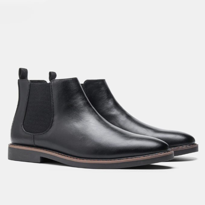 Botas Chelsea para hombre, un zapato cómodo y versátil que complementa cualquier atuendo casual.