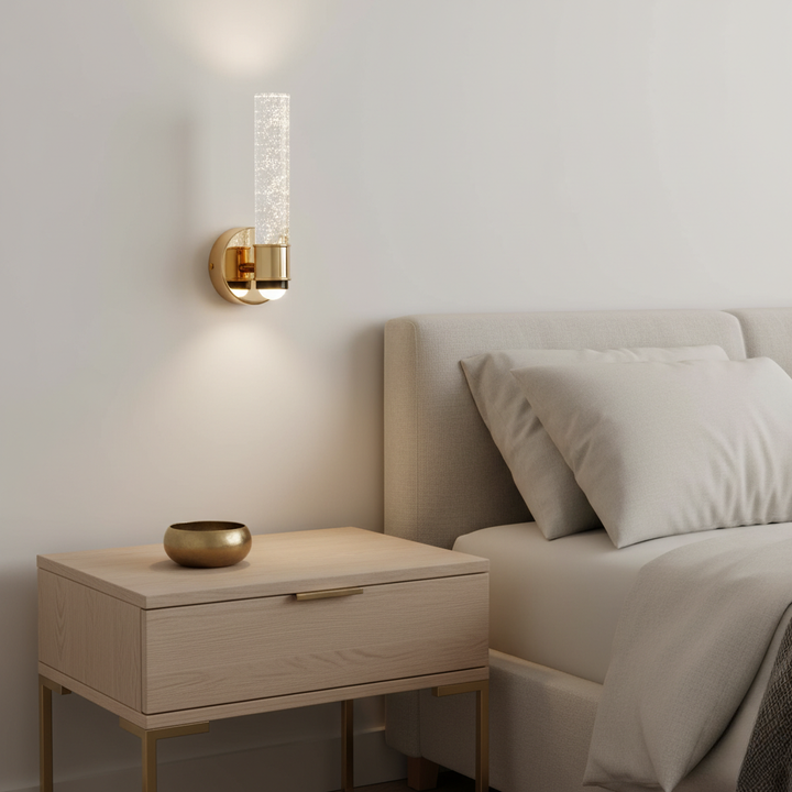 Lámpara de pared de cristal de diseño. Iluminación moderna y elegante para el hogar, realza cualquier ambiente.