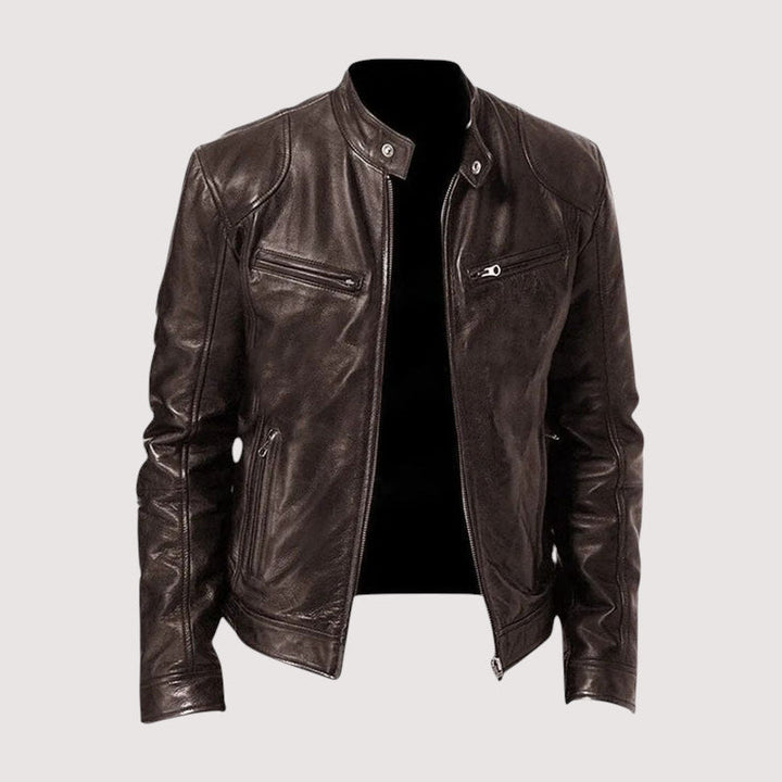 Chaqueta biker de cuero negro para hombre, corte clásico, un ícono de moda y estilo masculino atemporal.