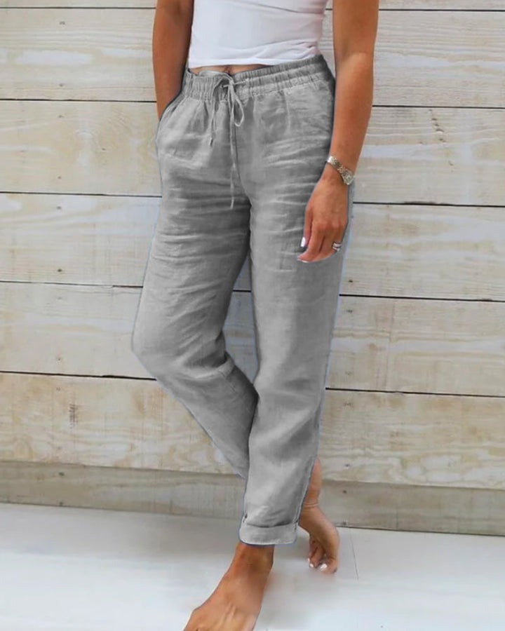 Pantalón ligero y fresco de mujer, ideal para verano, con diseño holgado y versátil.
