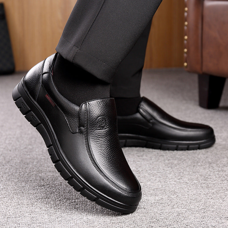 Zapatos mocasines de hombre, diseño elegante y sin cordones. Calzado versátil para oficina y paseo diario.