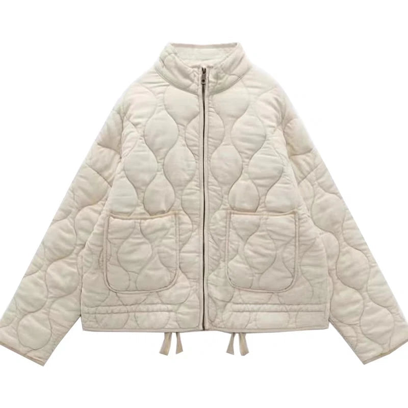 Abrigo de invierno para mujer, diseño diamante acolchado. Ropa exterior elegante que ofrece máxima calidez y confort.
