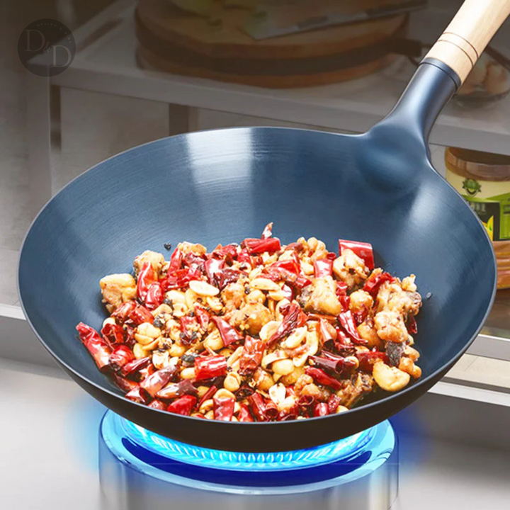Robusto wok de hierro tradicional Cuyun. Recubrimiento antiadherente para una cocina saludable y sin pegarse.