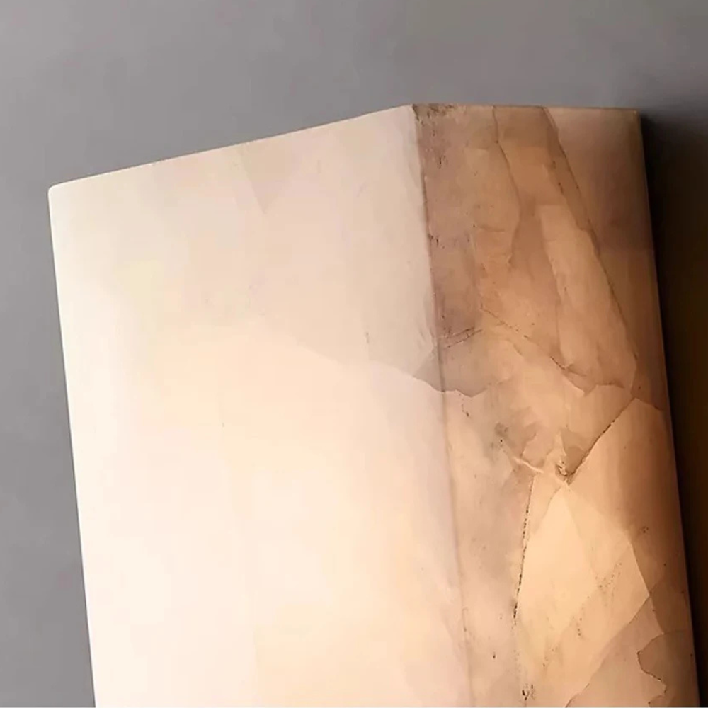 Lámpara de pared LED con diseño contemporáneo. Resistencia para exterior, luz cálida para terraza.