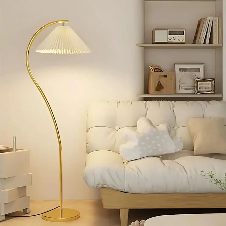 Lámpara de pie LED moderna, crea ambiente acogedor. Iluminación eficiente para dormitorio o cualquier rincón del hogar.
