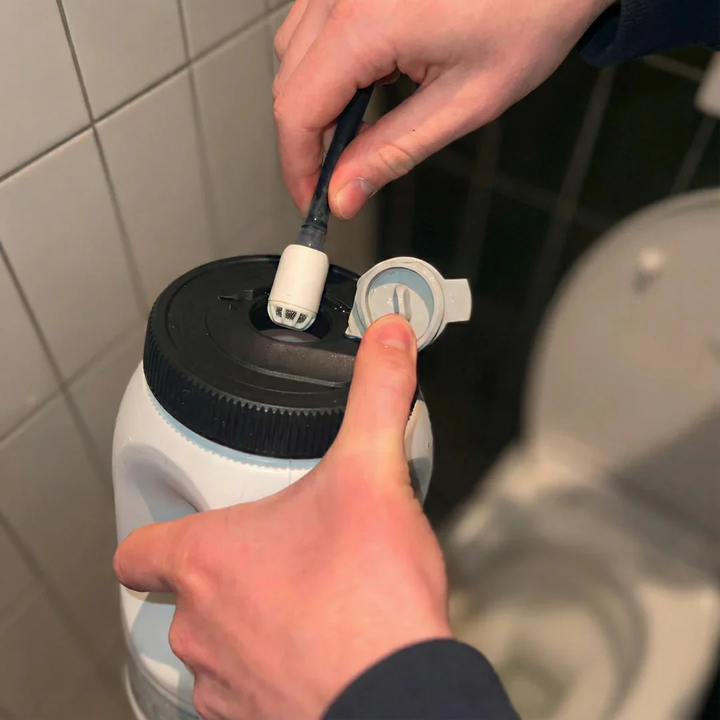 Bidet portátil para higiene personal, aporta frescura y bienestar, recargable y móvil.