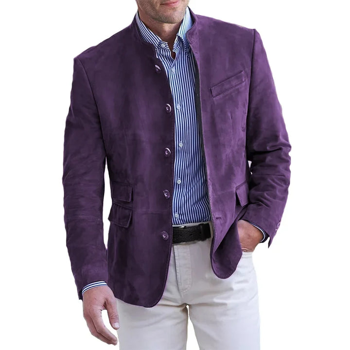 Chaqueta americana de hombre con botones, cuello alto. Ropa masculina elegante, perfecta para eventos formales y casuales.