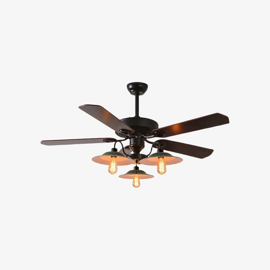 Ventilador de techo industrial con luz, opción de palas de madera o hierro. Estilo moderno y versátil.