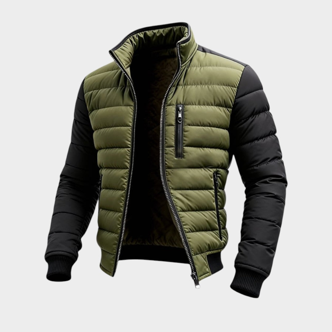 Chaqueta acolchada de invierno para hombre, estilo urbano en verde militar. Abrigo casual de moda masculina.
