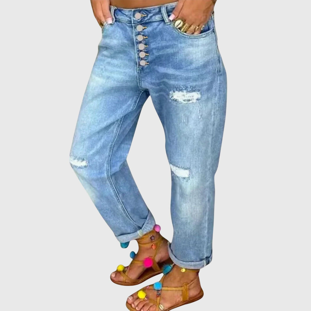 Vaqueros holgados baggy de mujer en mezclilla azul. Ideales para un estilo urbano casual y cómodo de primavera.