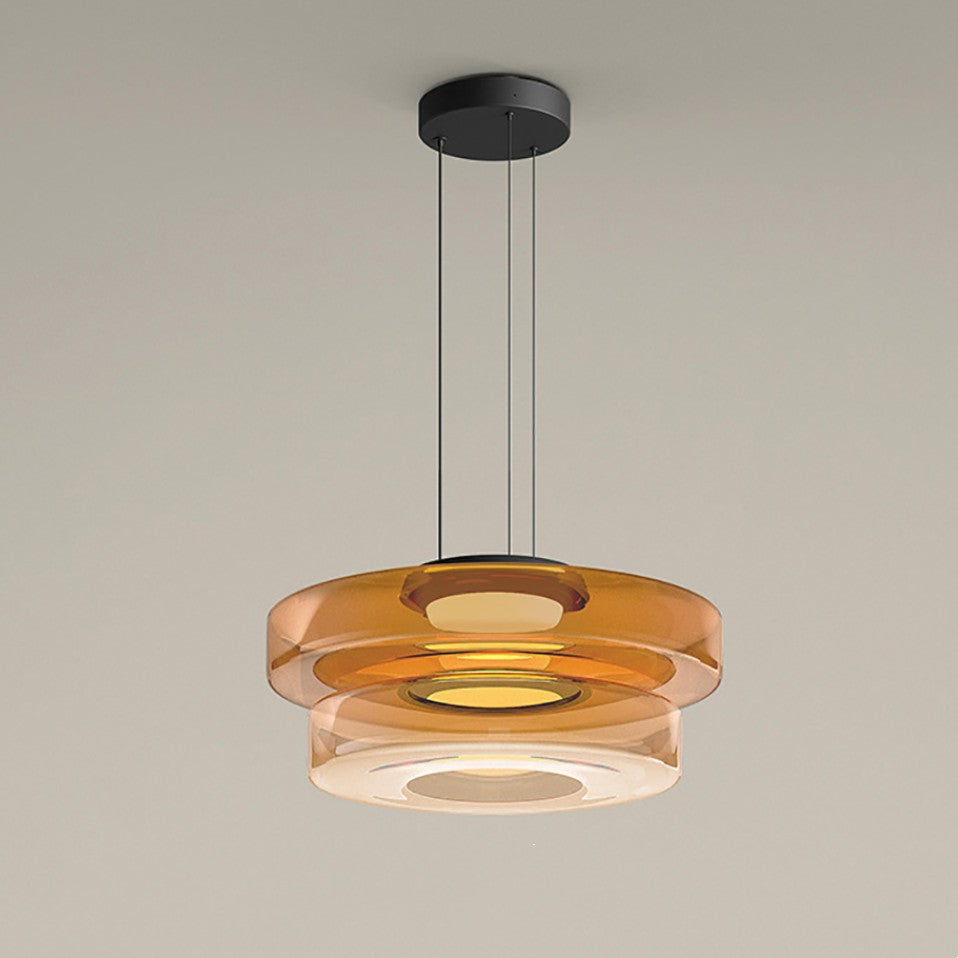 Decoración hogar con lámpara regulable, estilo Bauhaus y luz cálida.