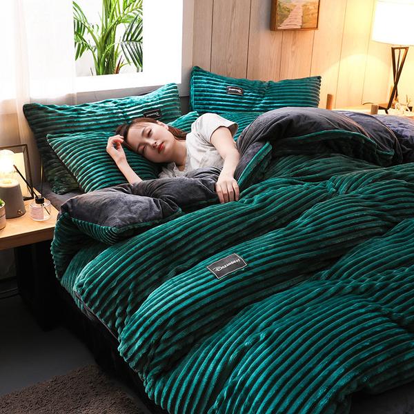 Juego de cama de lujo, cálido para invierno. Funda de edredón y almohadas elegantes para tu hogar.