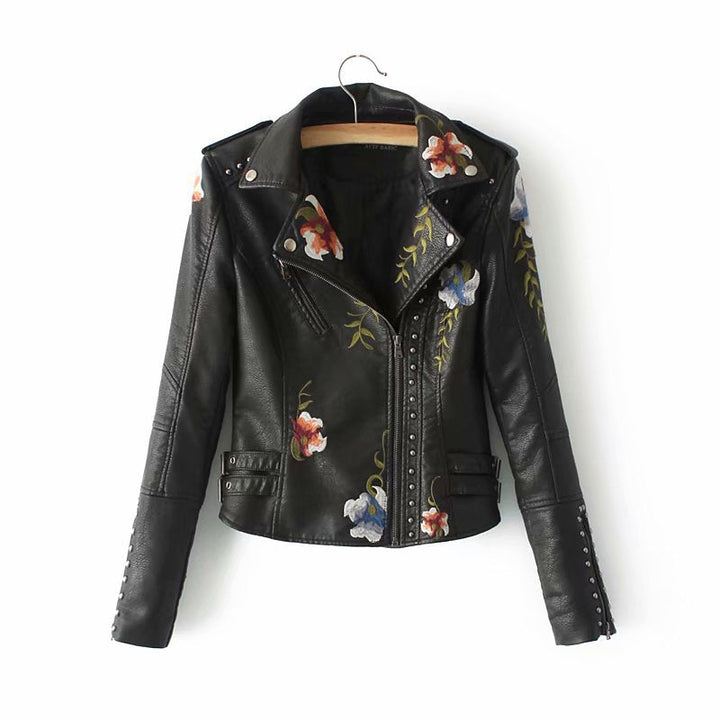 Chaqueta de cuero sintético negra con flores bordadas y tachuelas, perfecta para mujer en otoño/invierno.