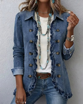 Chaqueta elegante de mujer con sutil diseño floral, volantes y plisados. Ideal para oficina y casual chic.